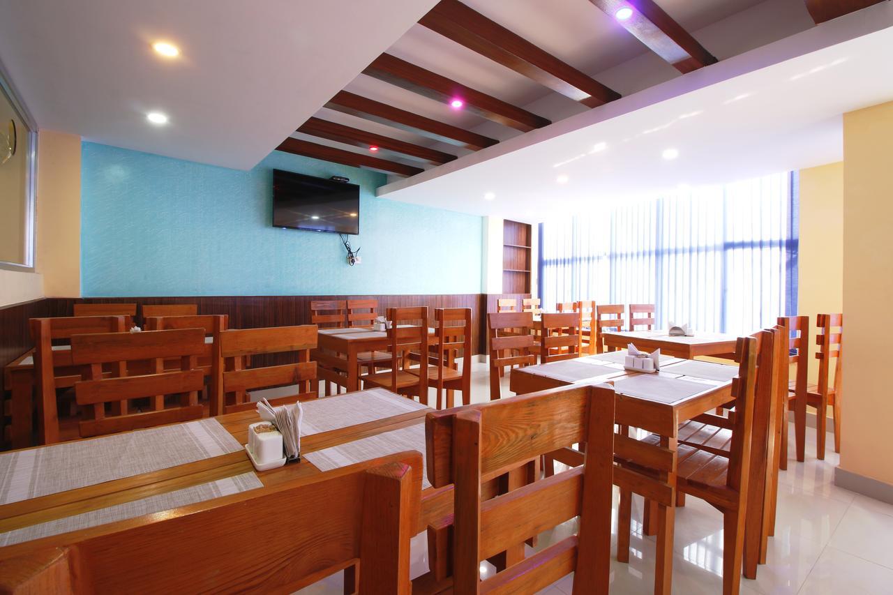 Everest Holiday Inn Kathmandu Exterior photo