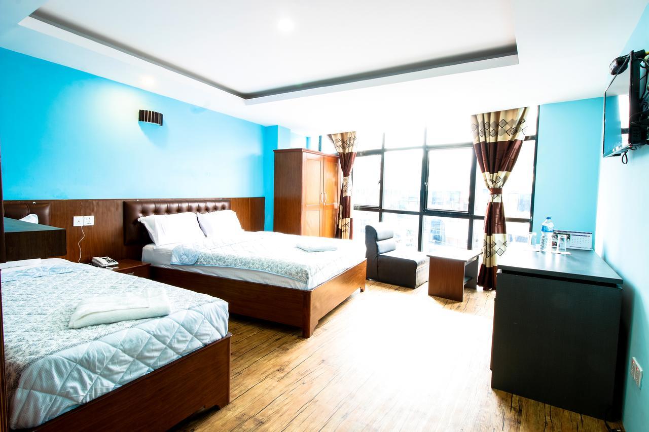 Everest Holiday Inn Kathmandu Exterior photo