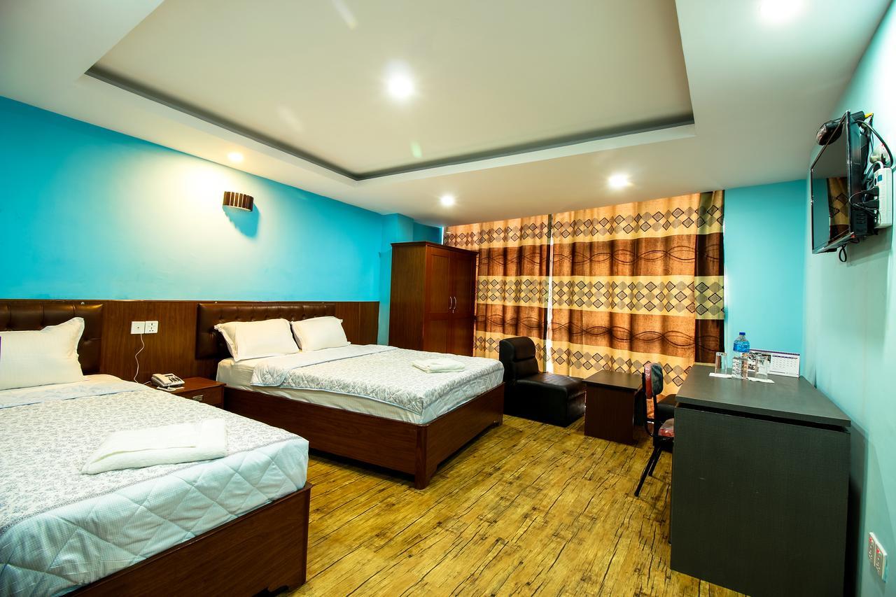 Everest Holiday Inn Kathmandu Exterior photo